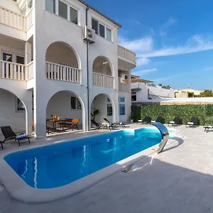 https://villa-anja-lux-split.splithotels.org