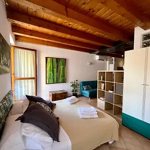 Apartment Bright, Cozy In The Heart Of, Verona